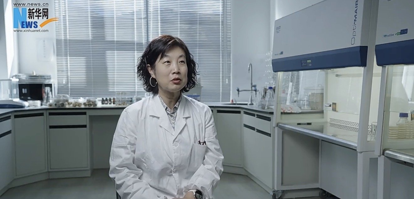 Dr. Lu in the Fudan University fermentation lab